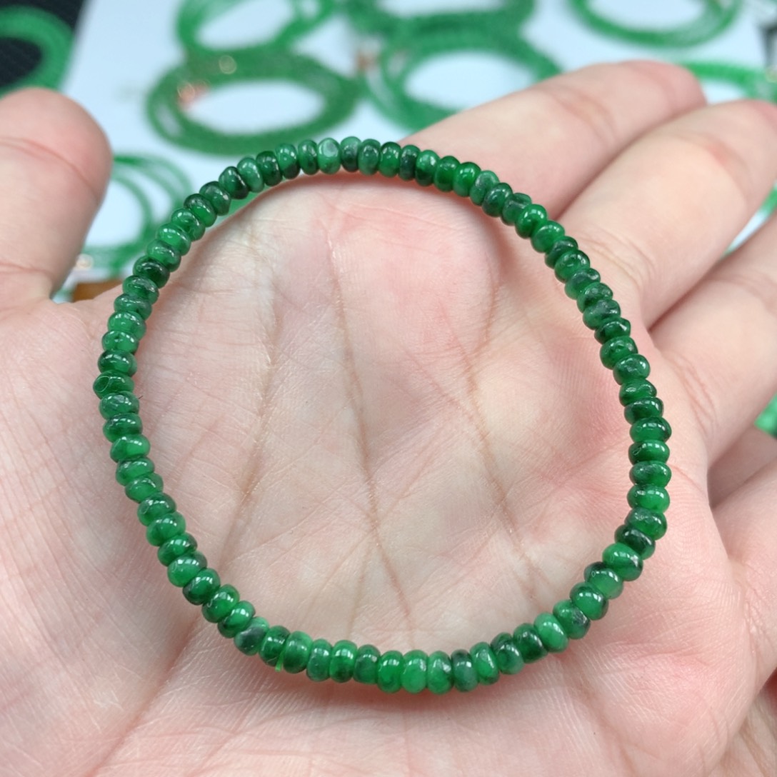 翡翠手链未镶嵌翡翠