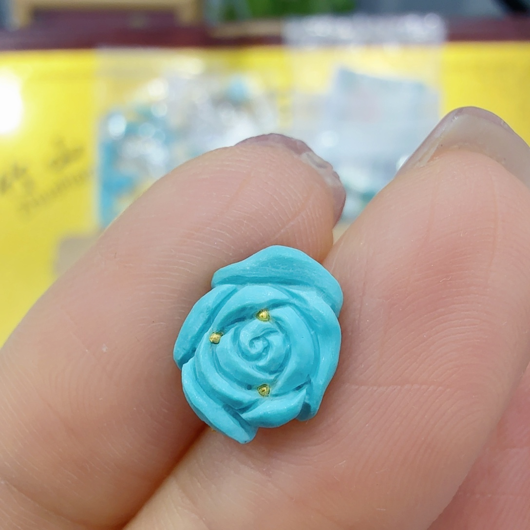 绿松石未镶嵌珠宝奇石