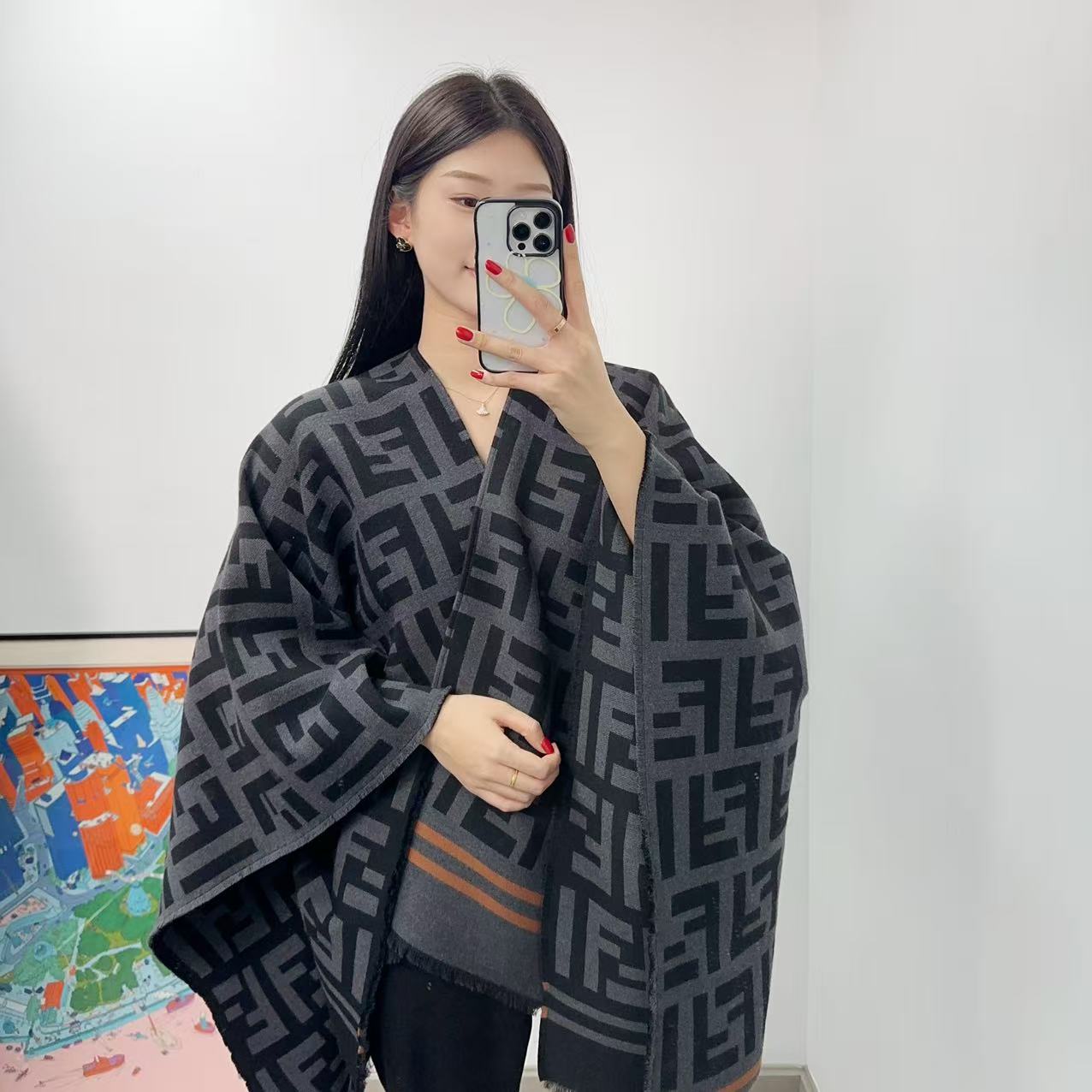 95新 FENDI/芬迪  满印披风/251115WQQSL01