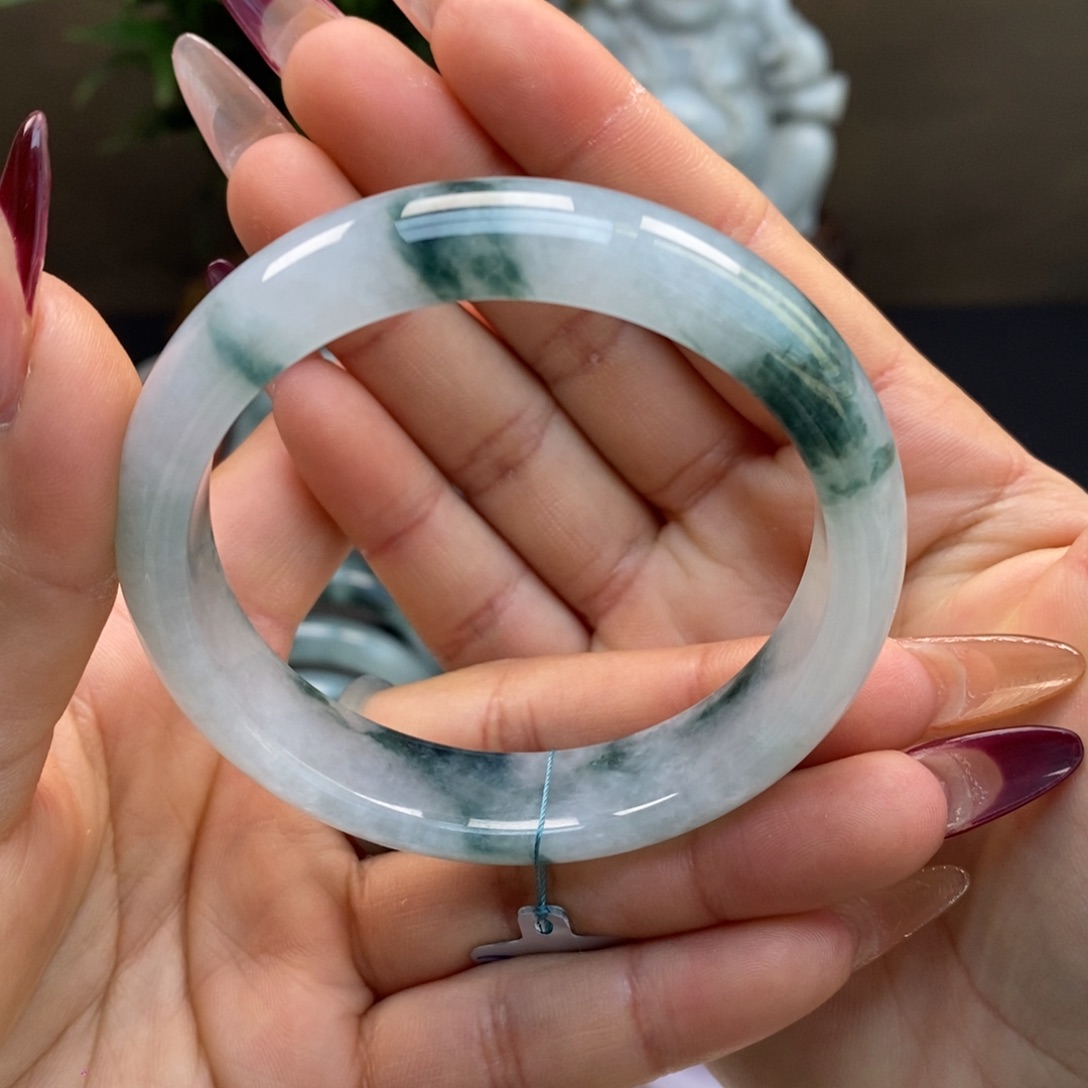 翡翠手镯未镶嵌天然