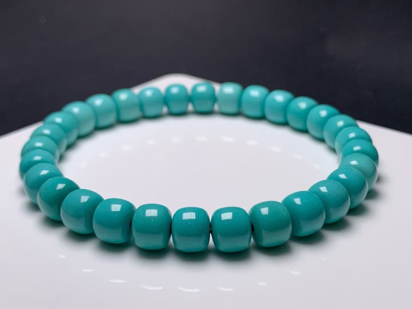 瓷釉级高瓷高色高端绿松石老型单圈手串，无水油，直径7.5 干净顺色