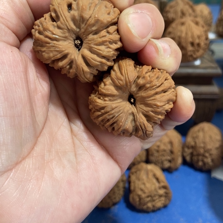 爱***子文玩核桃吊坠文玩核桃南疆石