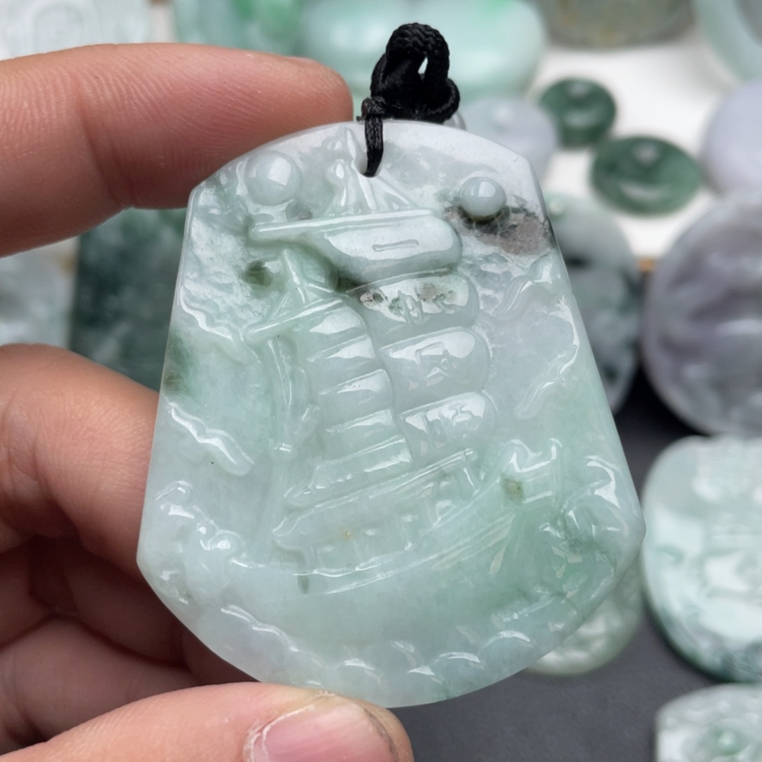 翡翠未镶嵌吊坠(不含链)