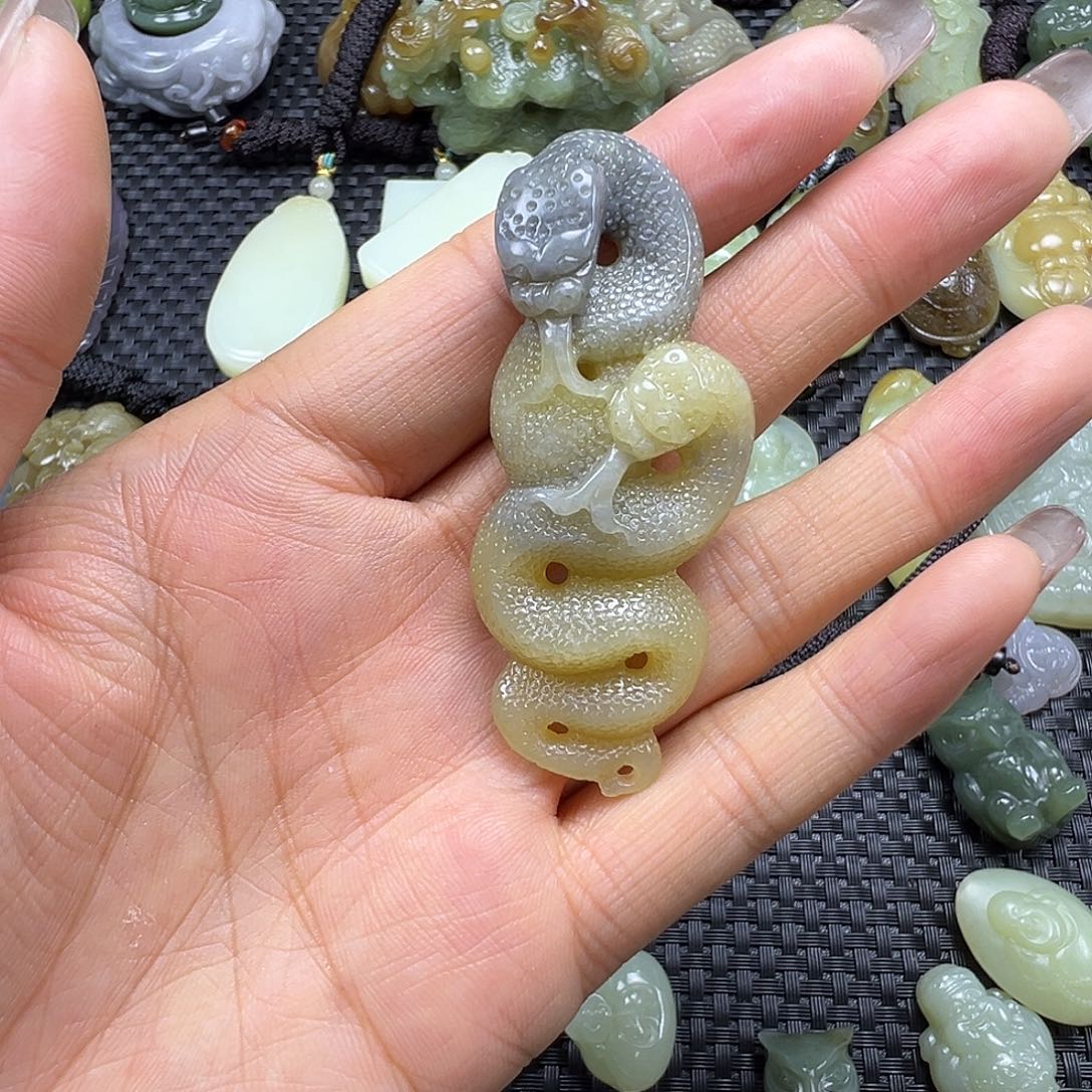 和田玉未镶嵌吊坠(不含链)卡63.8