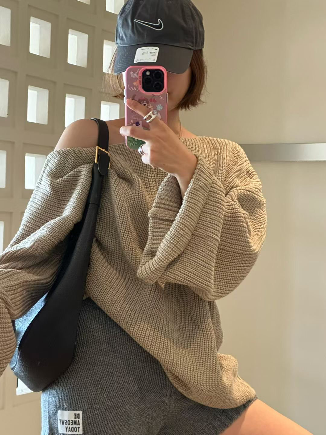 秋季常规包袖长袖薄款女毛针织衫休闲风宽松型镂空