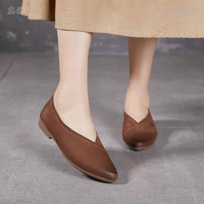 202506真皮女鞋复古百搭休闲舒适春秋妈妈鞋软底尖头浅口奶奶鞋潮