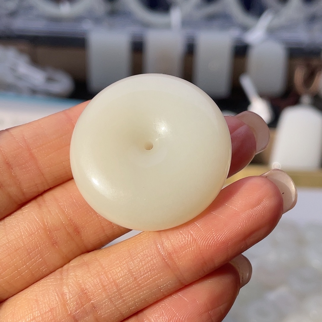 波***7和田玉未镶嵌颈饰