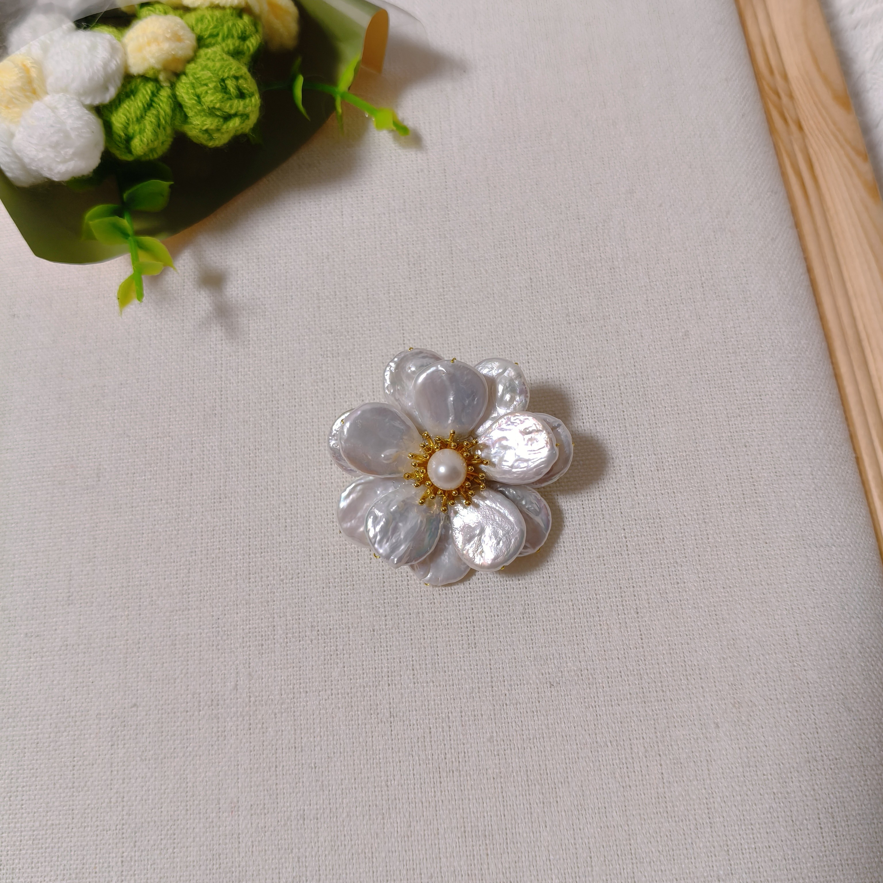 055--天然淡水珍珠胸针吊坠两戴款，白色双大花朵