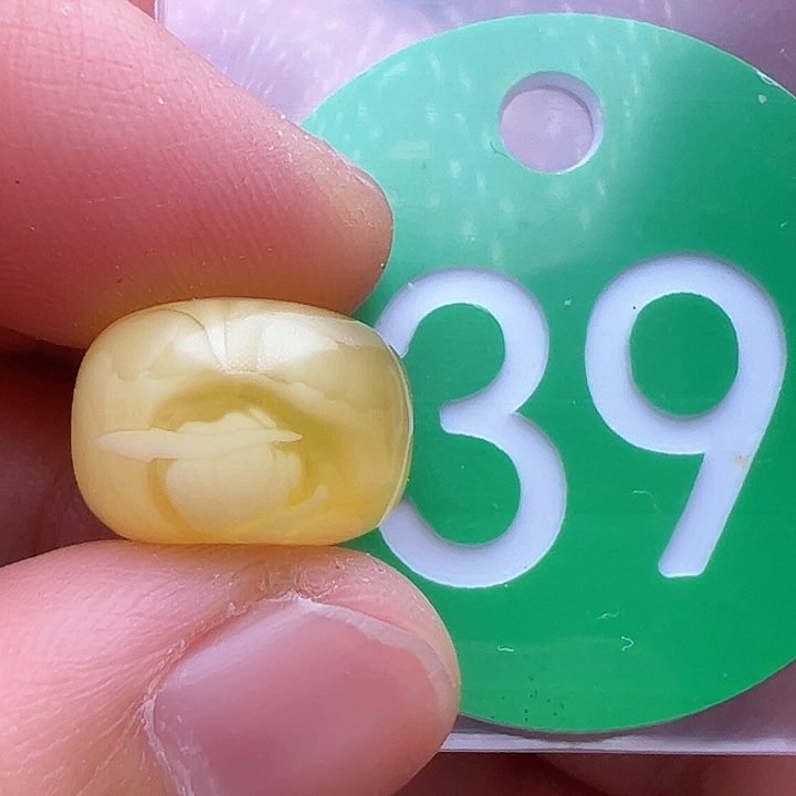 蜜蜡裸石未镶嵌13.8m m