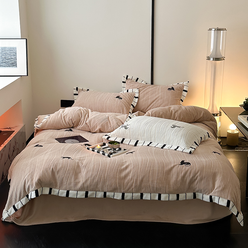 【晴美】加厚牛奶绒贴布绣四件套-野柔猎豹