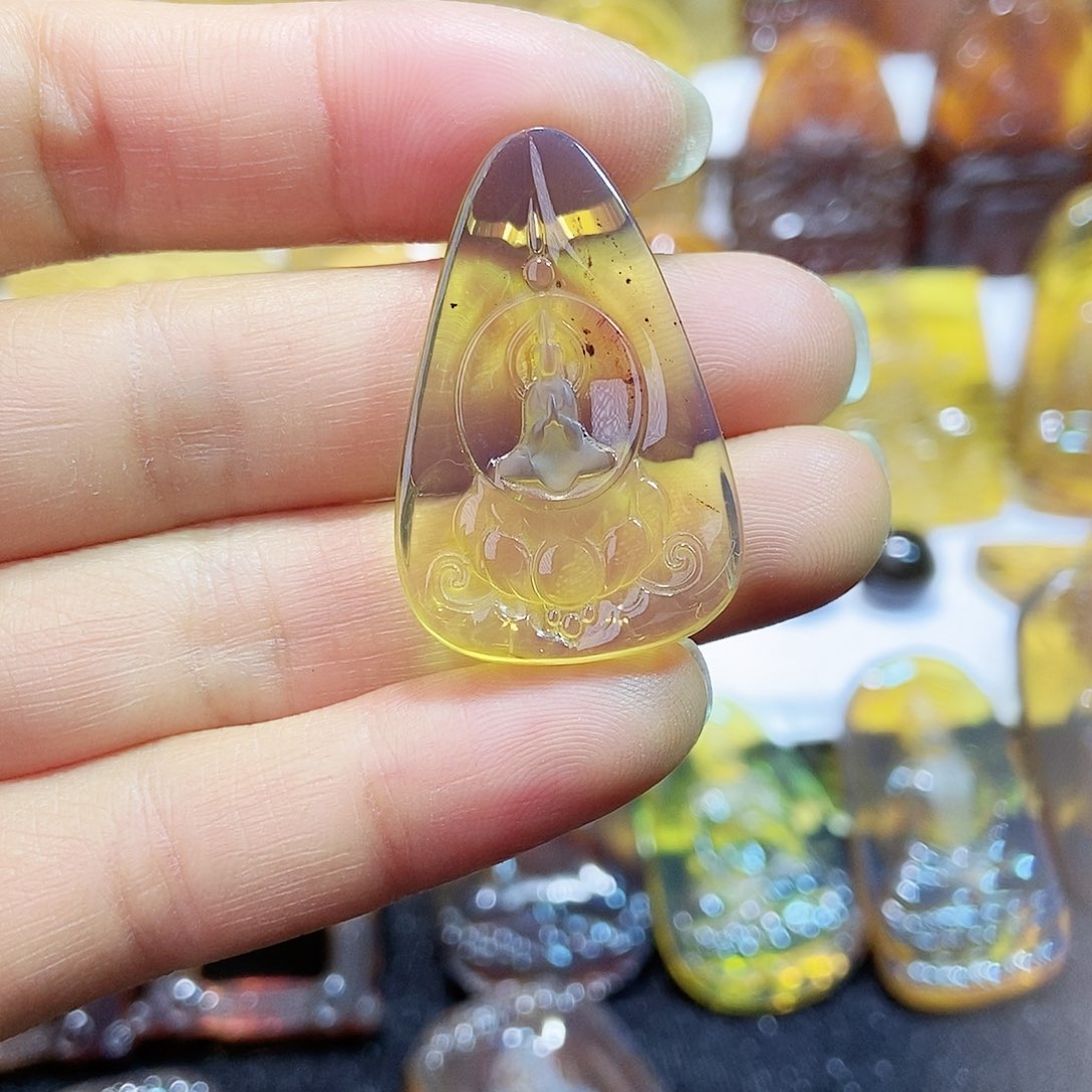 琥珀颈饰未镶嵌花开见佛