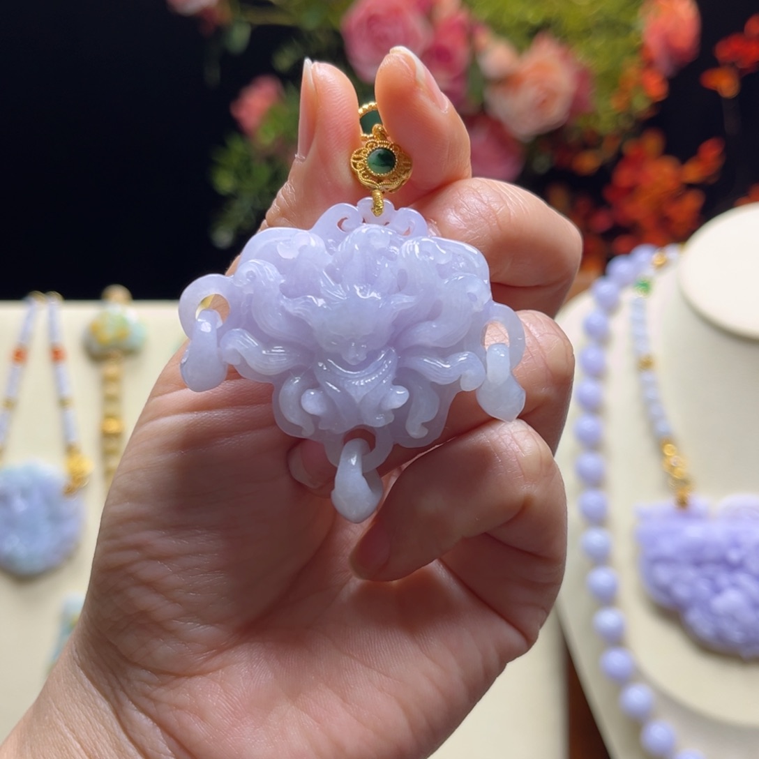 翡翠颈饰未镶嵌秋**雨天然翡翠