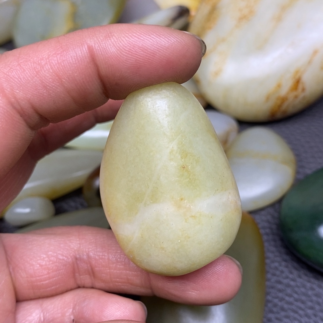 和田玉（糖玉）挂件未镶嵌