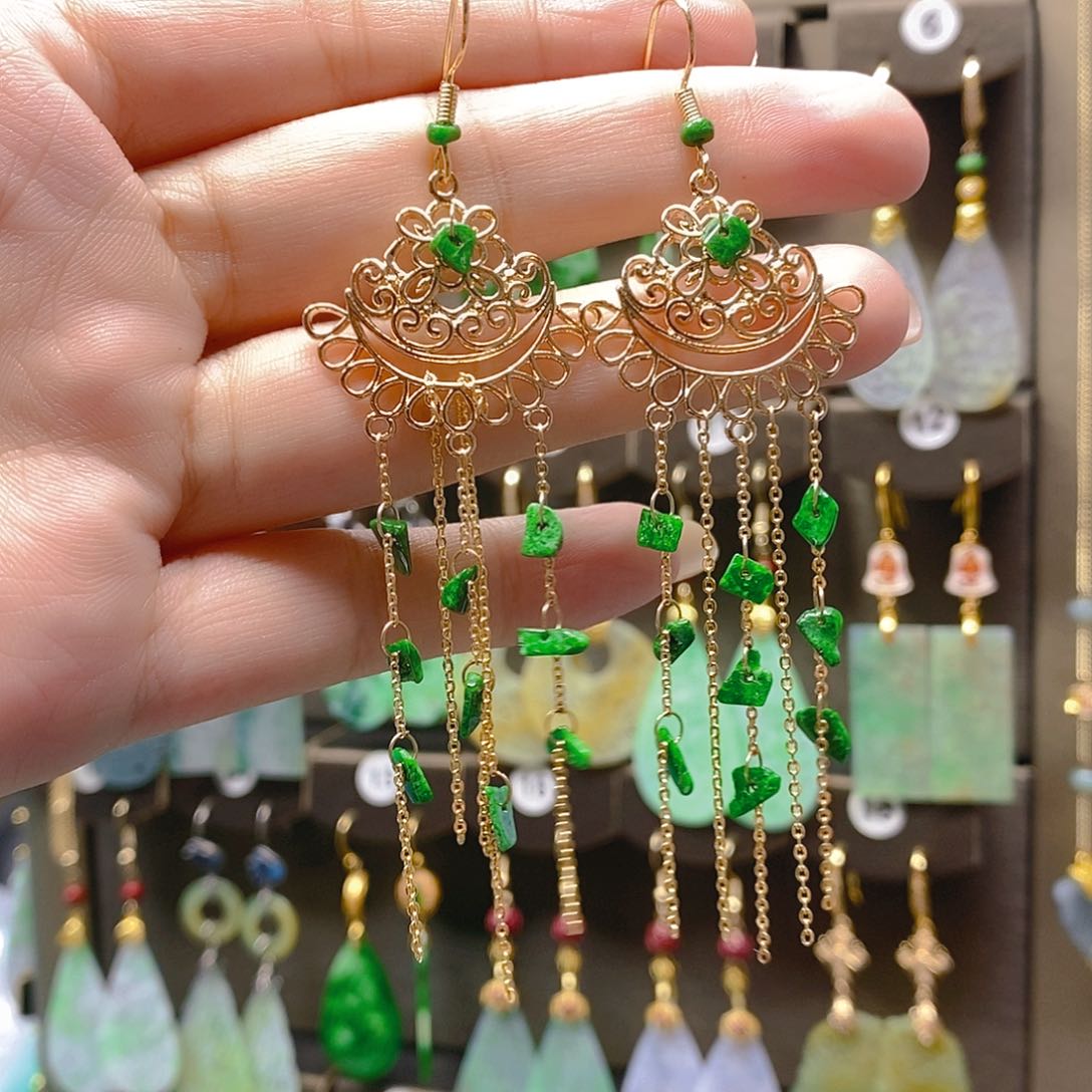 未镶嵌翡翠耳饰翡翠