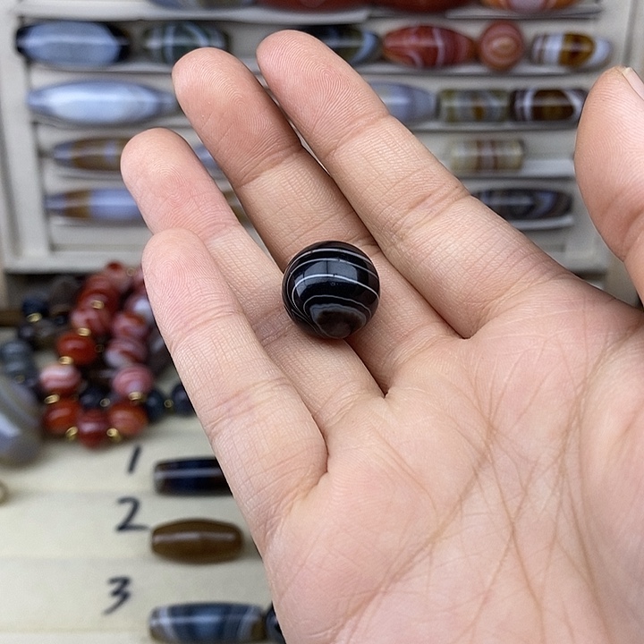 用***7玛瑙/玉髓合金颈饰