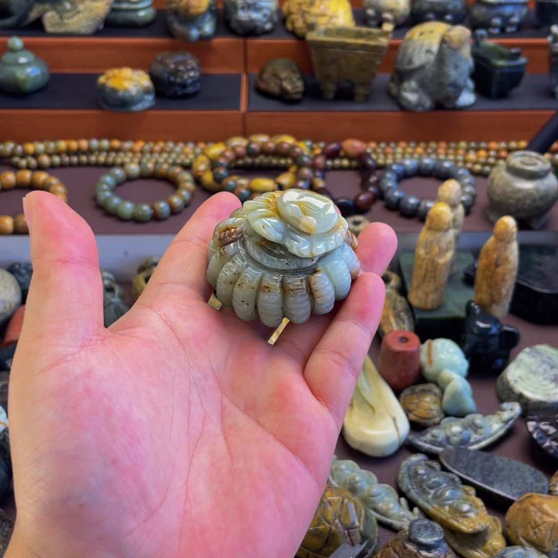 【闪购商品】未镶嵌岫岩河磨玉（透闪石质玉）挂件