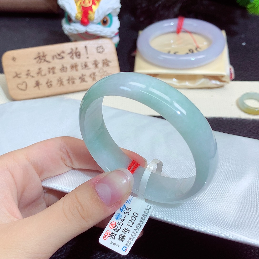 翡翠未镶嵌手镯1200