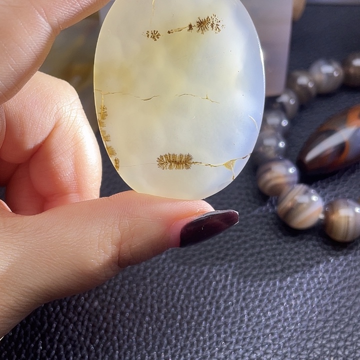 烟***上玛瑙/玉髓未镶嵌颈饰