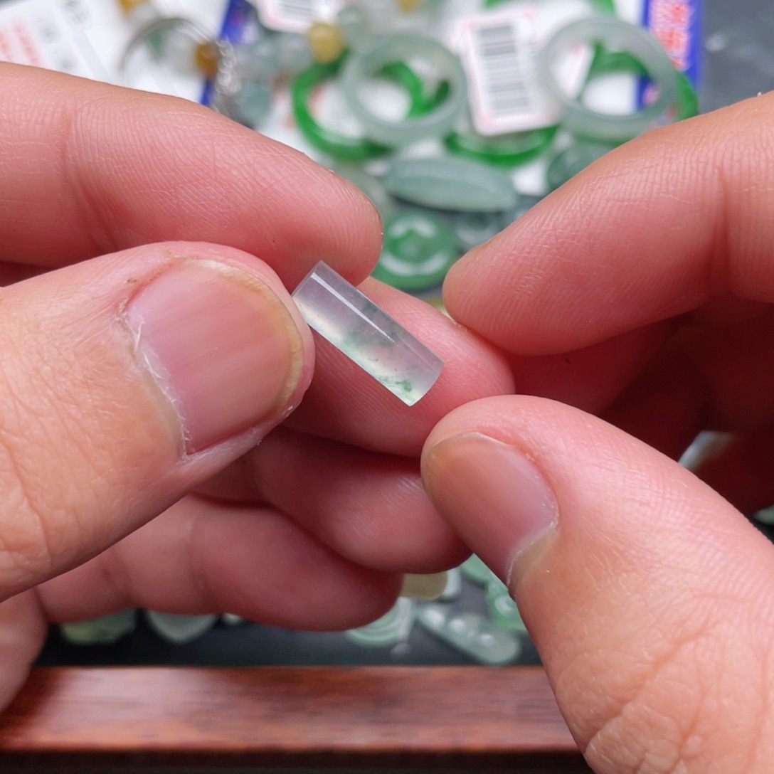 翡翠颈饰未镶嵌缅甸翡翠