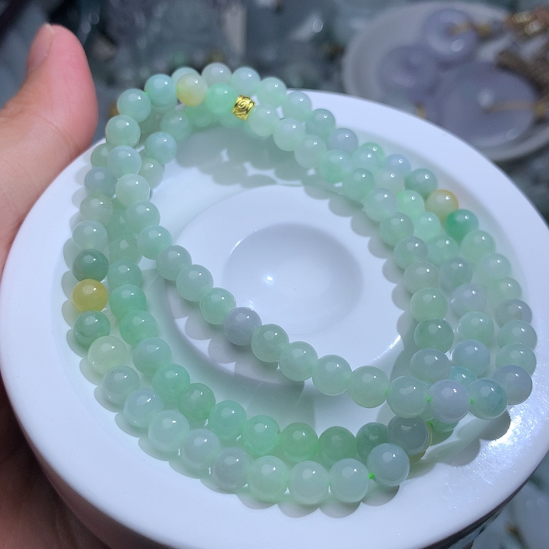 翡翠未镶嵌颈饰1610。