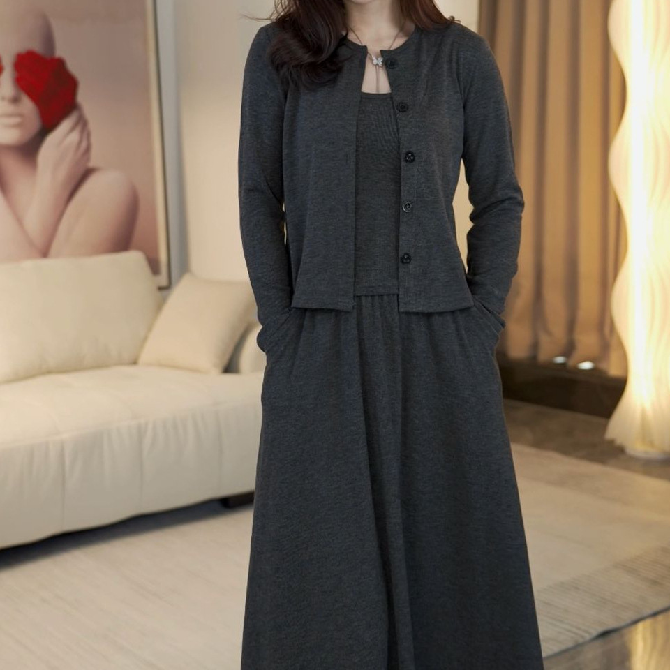 新款胖MM大码针织开衫吊带半身裙三件套女春秋梨型身材显瘦小套装