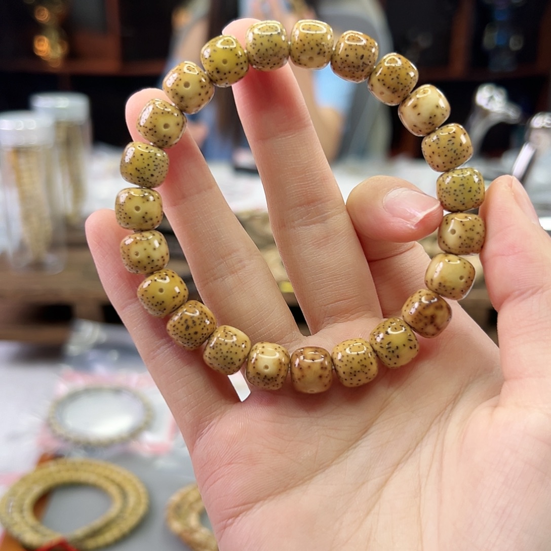 顾***嘟星月菩提吊坠Ll.10x9油性大 星点货