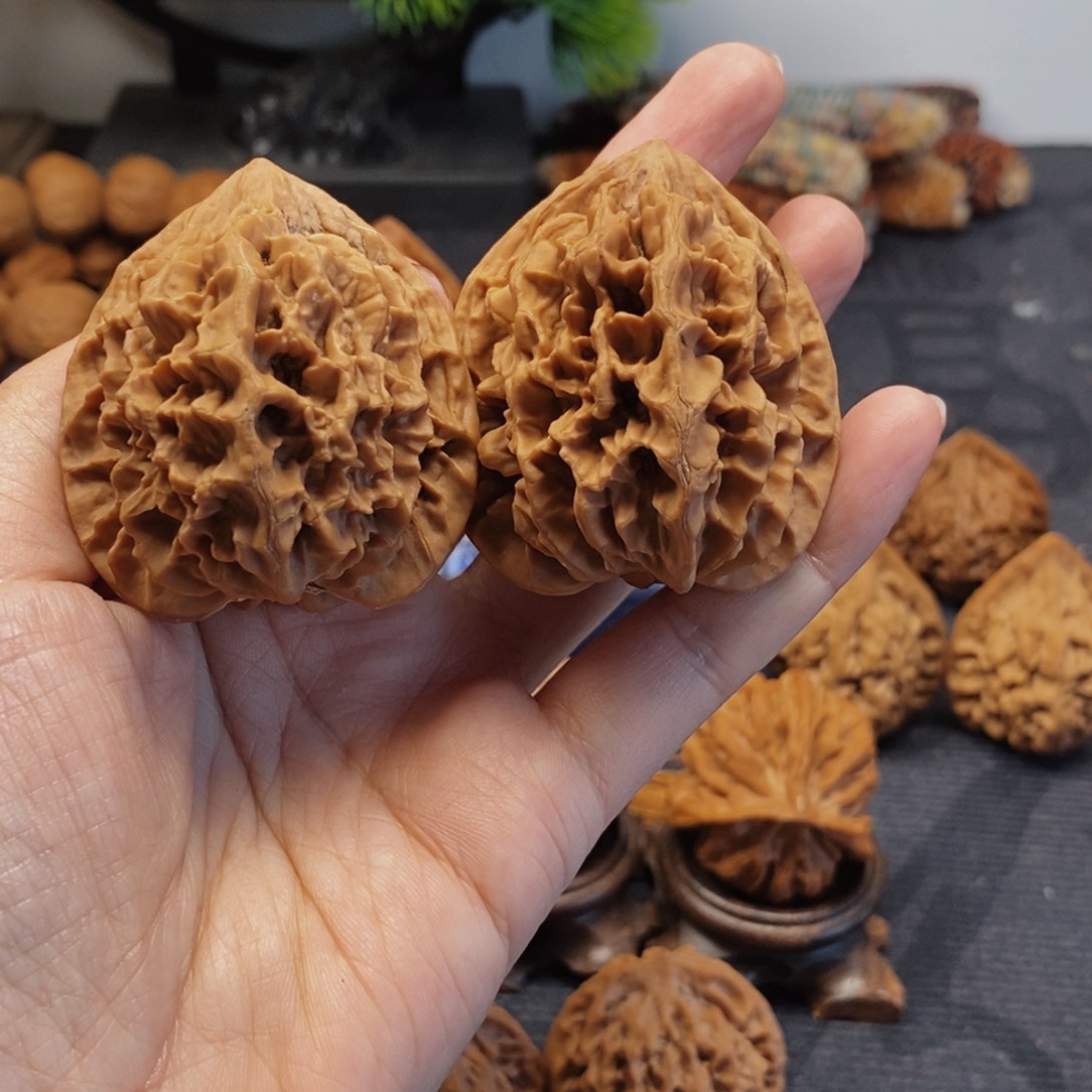 文玩核桃吊坠大花42