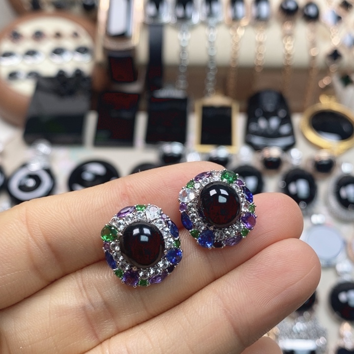 翡翠18K金镶嵌耳饰