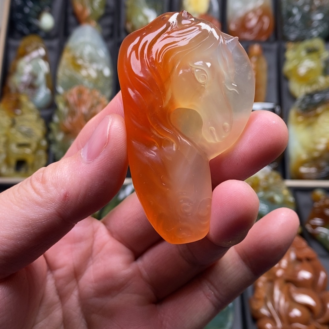 蛇纹石玉颈饰未镶嵌