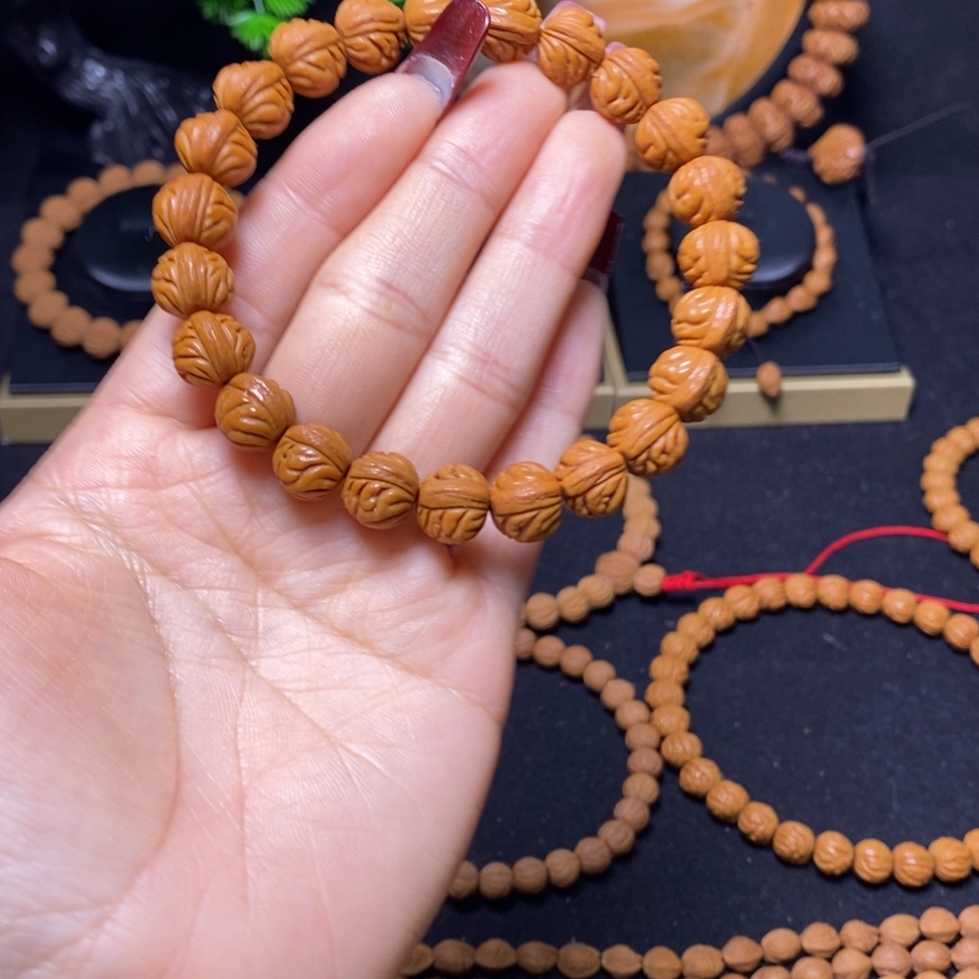 天***云桃核吊坠秦岭文玩