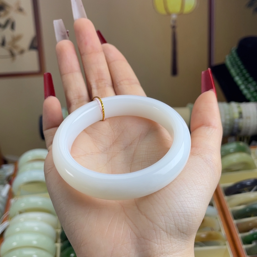 和田玉未镶嵌手镯