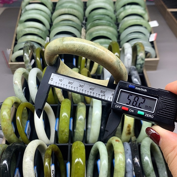 未镶嵌蛇纹石玉手镯117