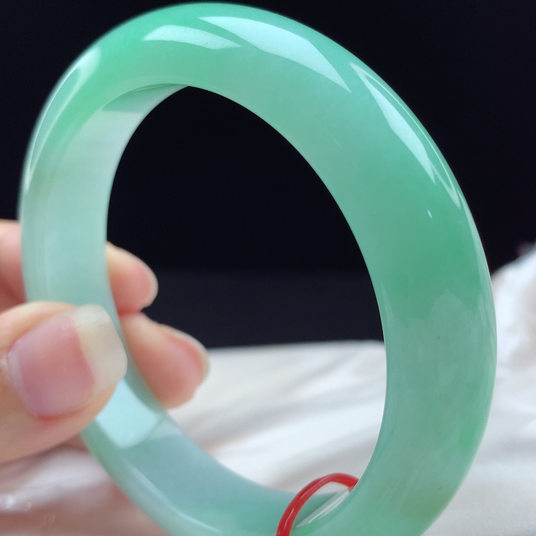 未镶嵌手镯翡翠97206，