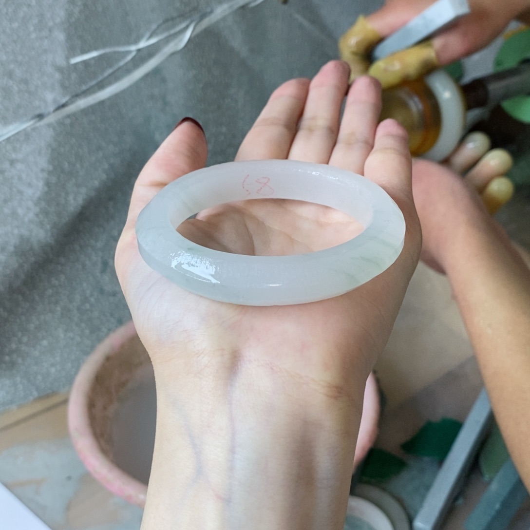 石英质玉手镯未镶嵌Y****e定制