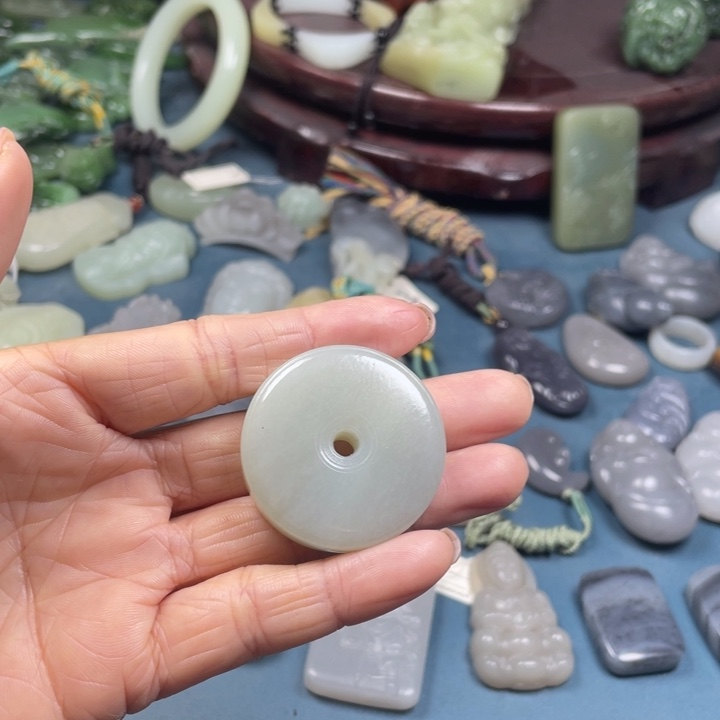 和田玉（糖玉）未镶嵌颈饰