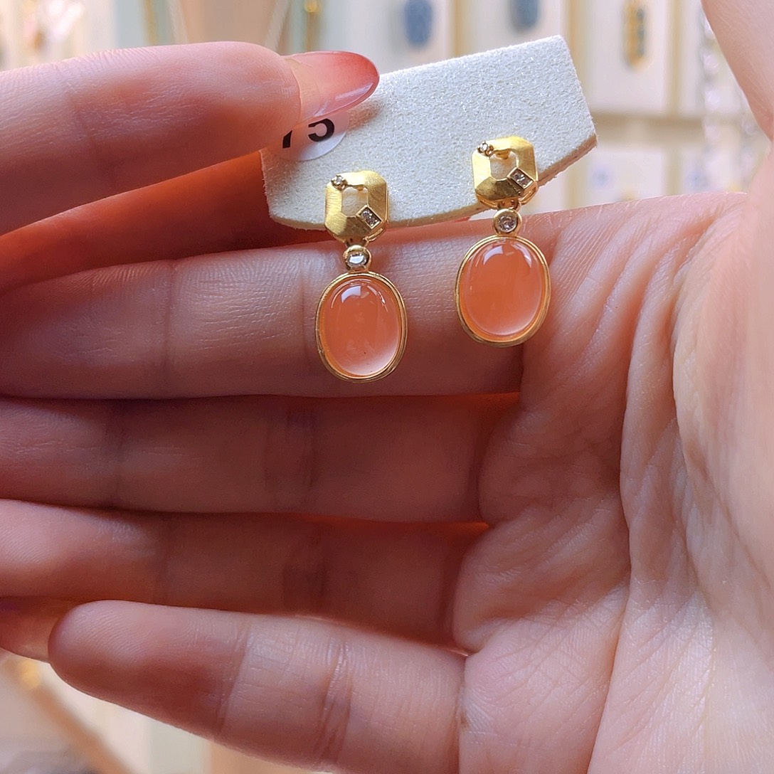 喵***飞玛瑙/玉髓银S925镀金镶嵌耳钉