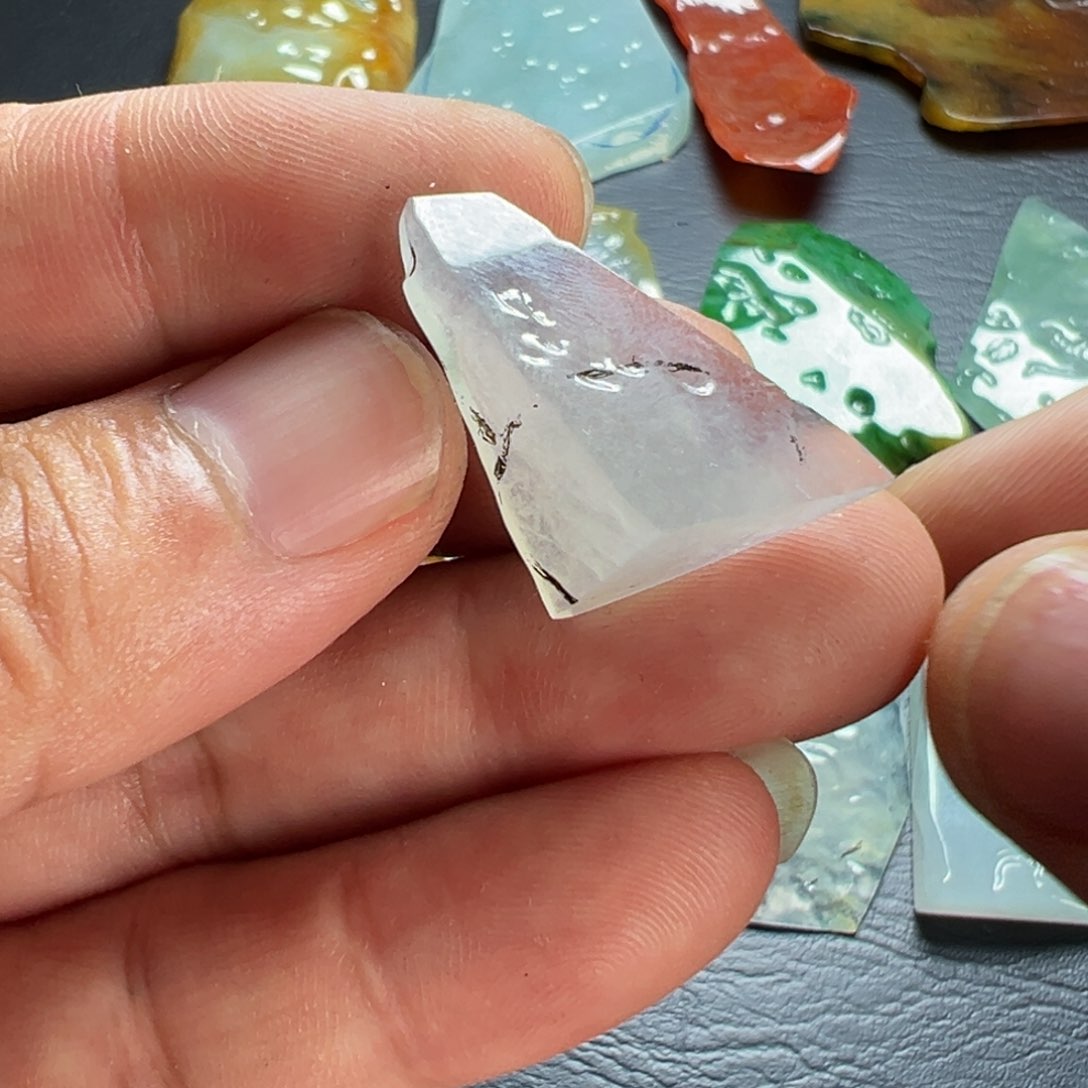 翡翠颈饰未镶嵌翡翠定制