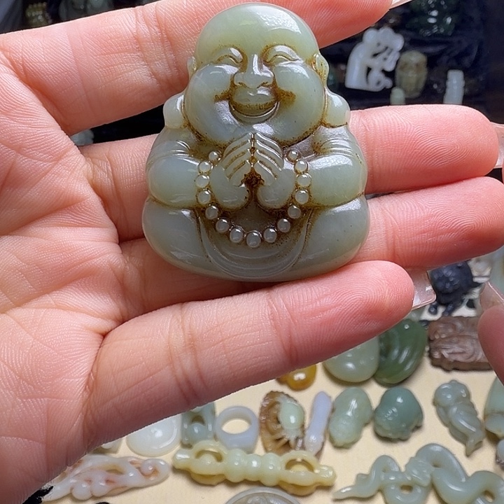 六***龍和田玉（糖玉）未镶嵌颈饰