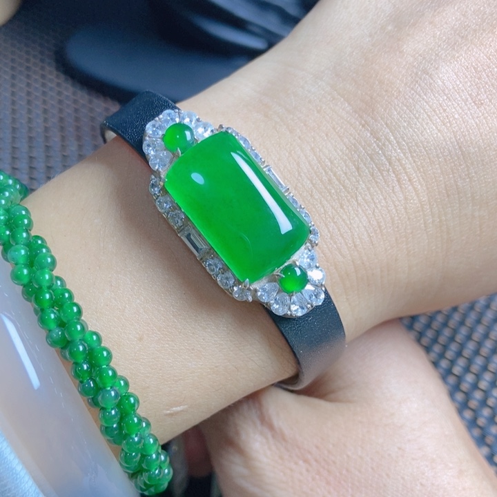 翡翠颈饰银S925镶嵌          