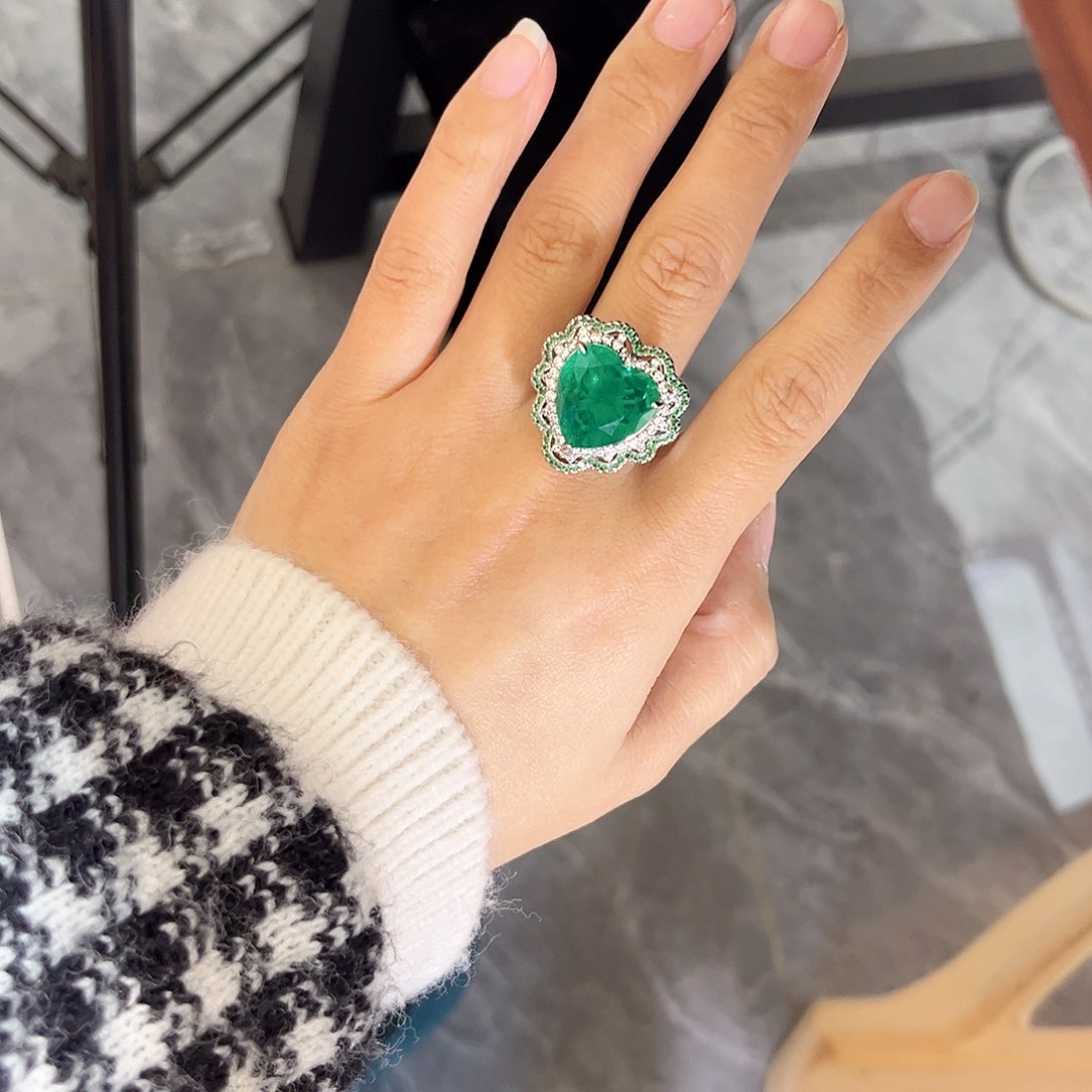 银S925镶嵌戒指祖母绿