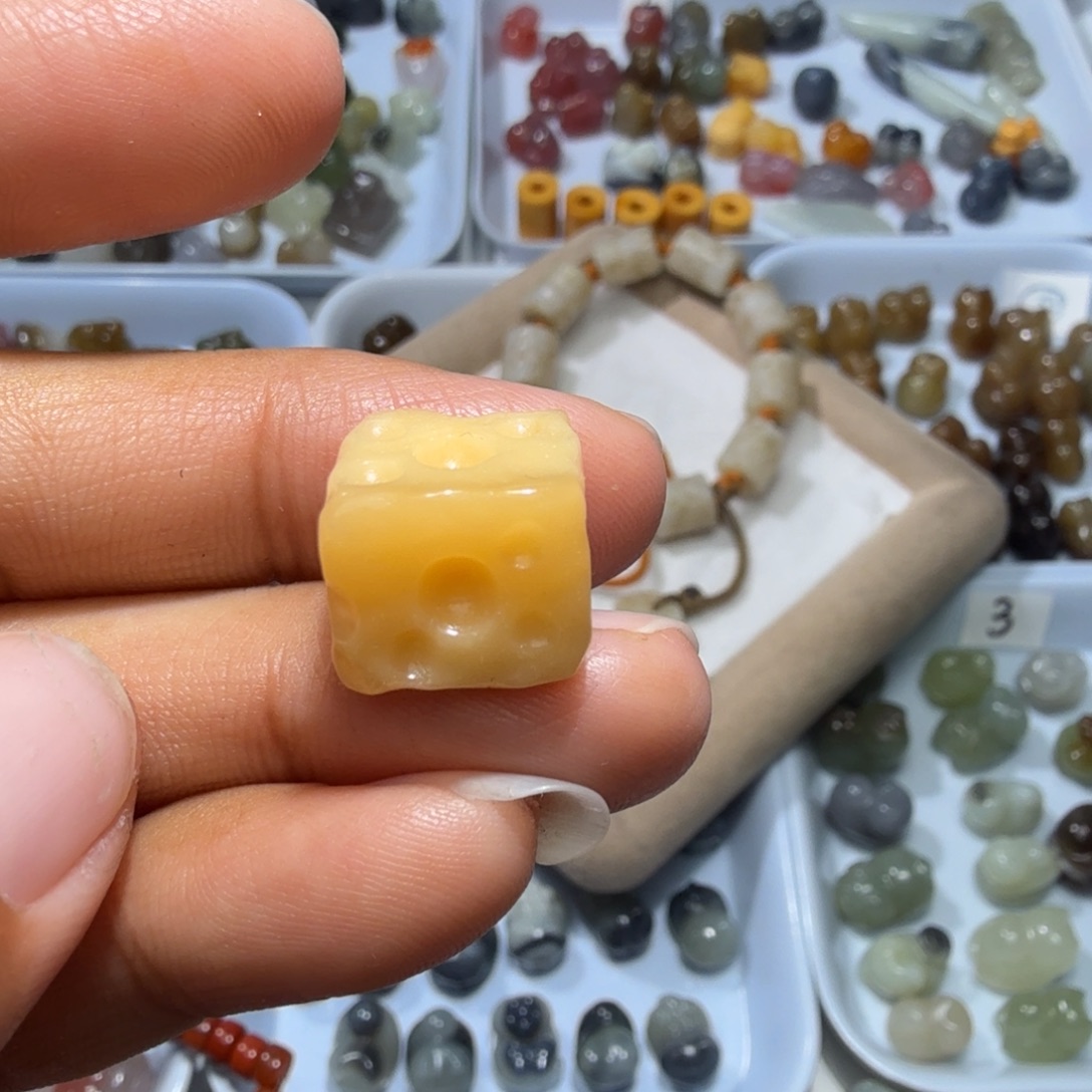 和田玉未镶嵌珠宝奇石