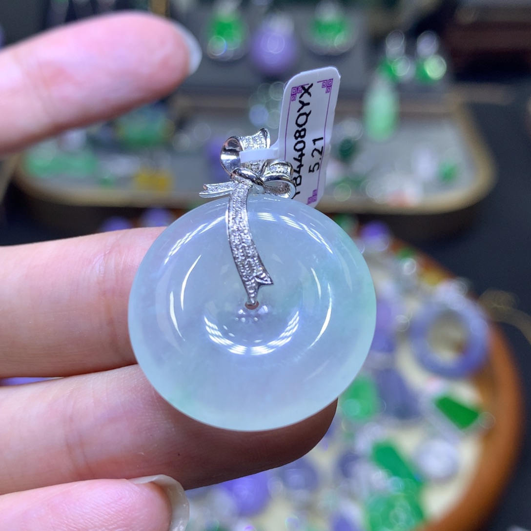 翡翠18K金镶嵌颈饰翡翠吊坠项链