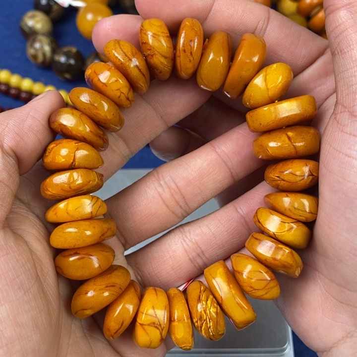 琥珀珠宝奇石未镶嵌