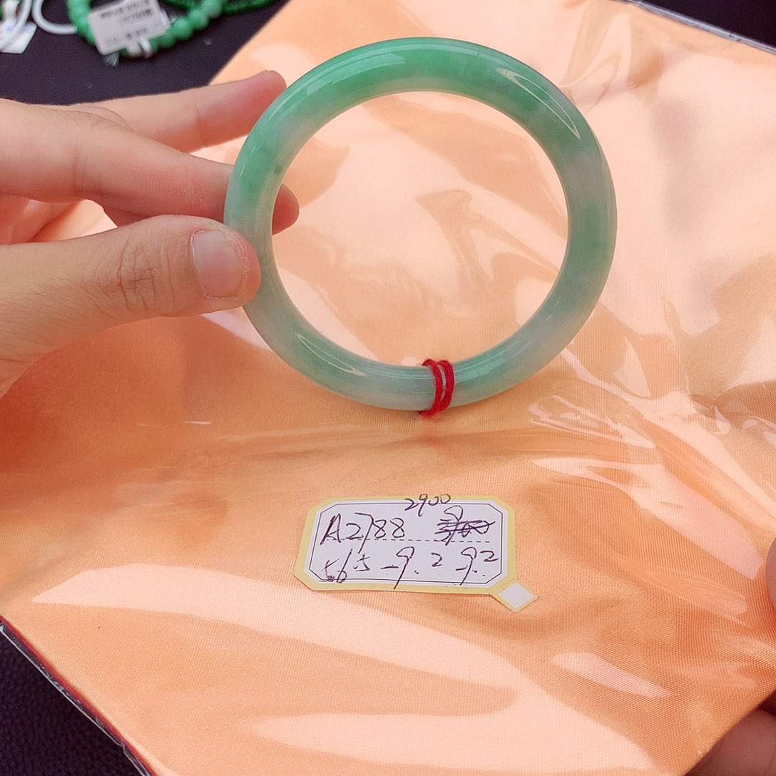 翡翠未镶嵌手镯翡翠