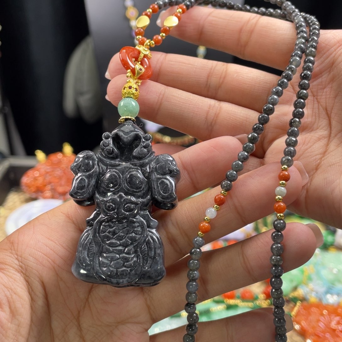 翡翠颈饰未镶嵌代编织