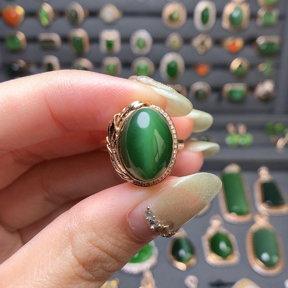 和田玉首饰18K金镶嵌