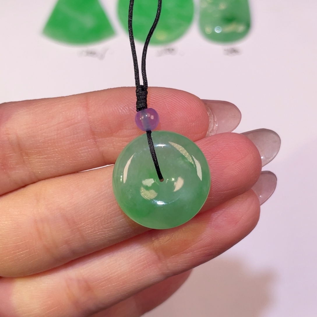 翡翠未镶嵌颈饰裸石