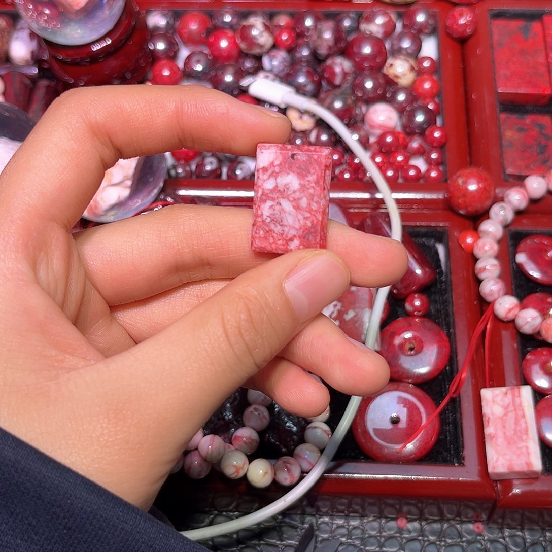 天然辰砂打磨原石无事牌福利