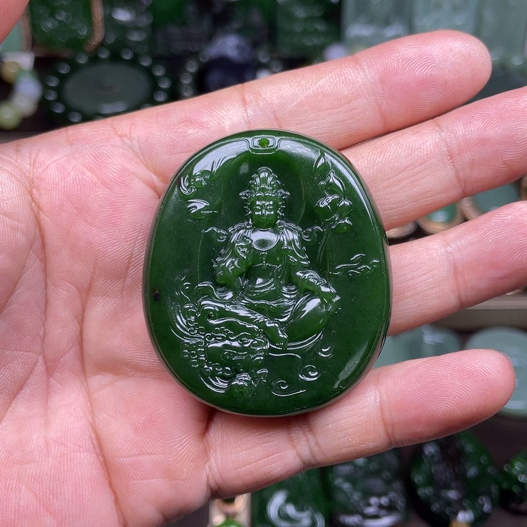 和田玉未镶嵌挂件碧玉红皮观音