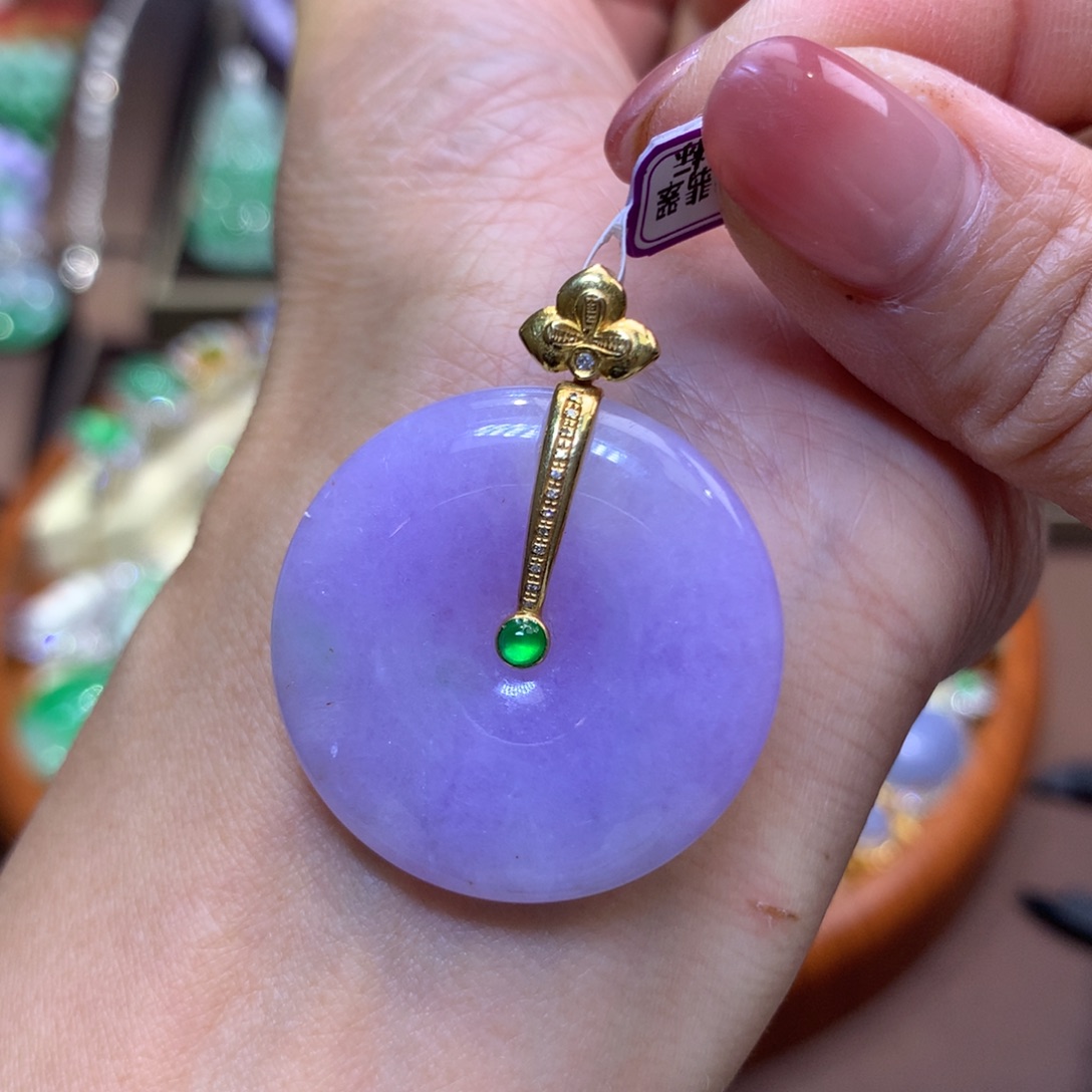 翡翠18K金镶嵌颈饰